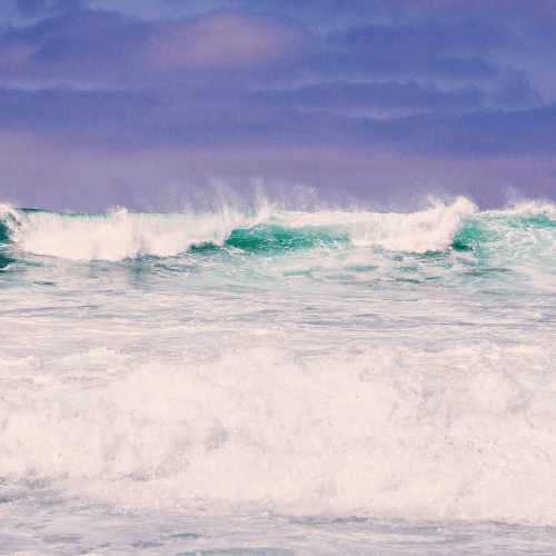 Une vague turquoise qui déferle